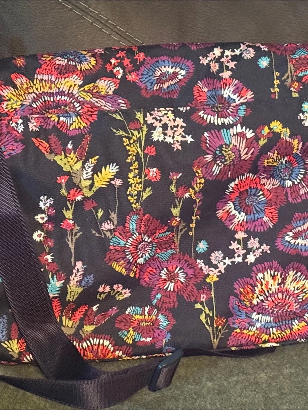 Vera Bradley messenger bag midnight flowers
